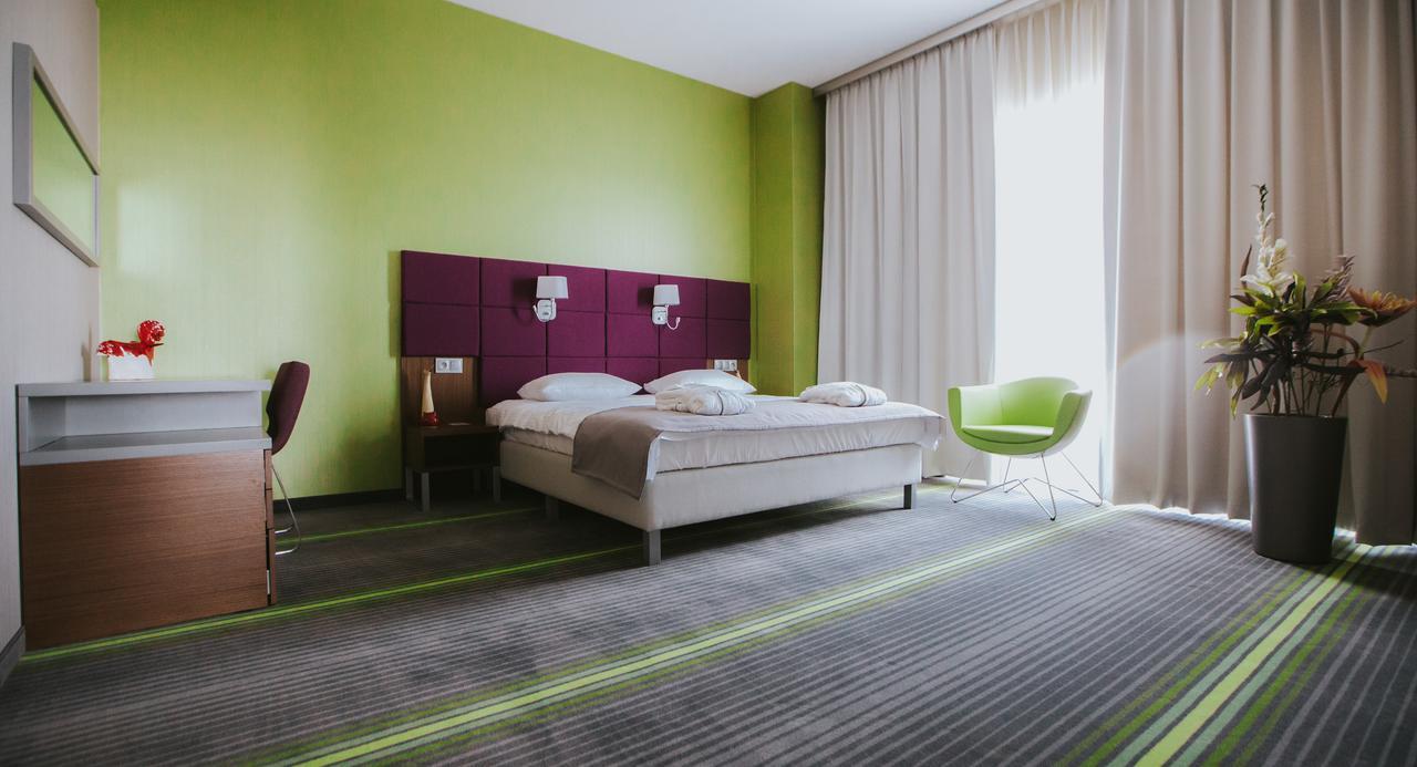 Hotel Radocza Park Business Bagian luar foto