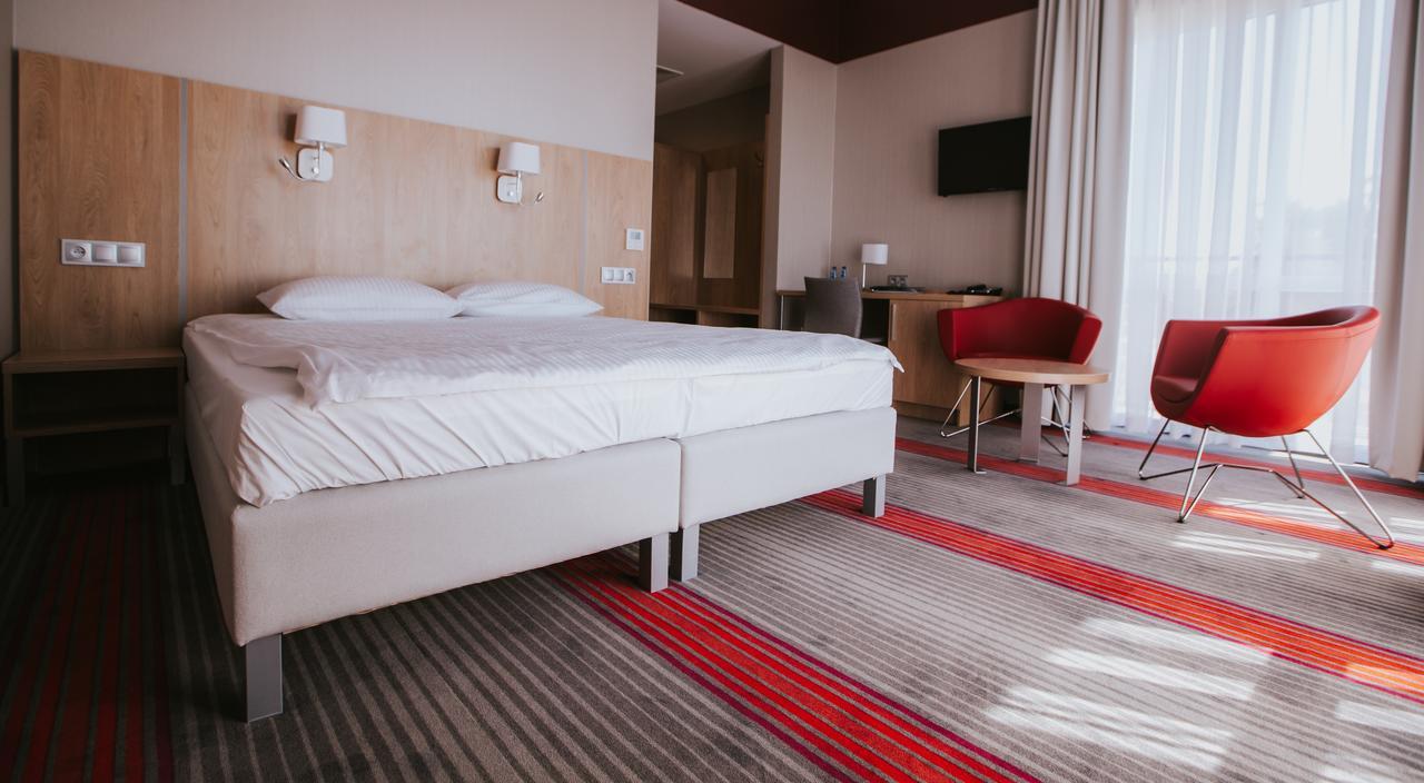 Hotel Radocza Park Business Bagian luar foto