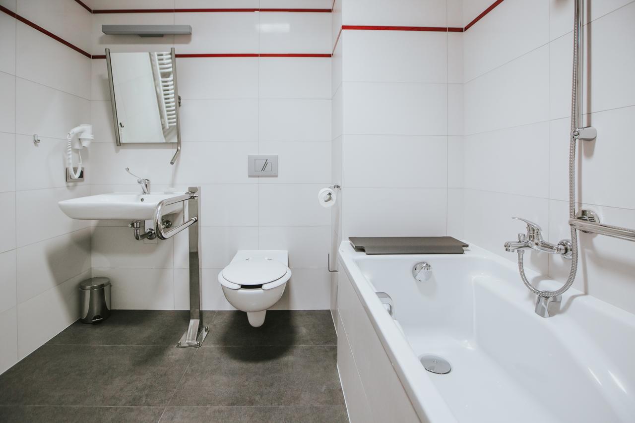 Hotel Radocza Park Business Bagian luar foto
